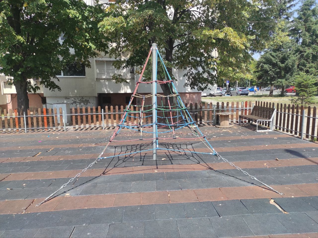 Детска площадка