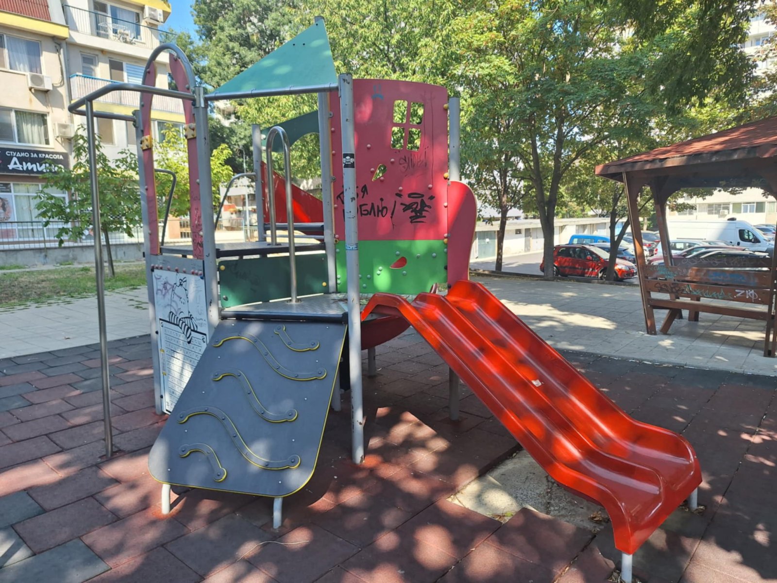 Детска площадка