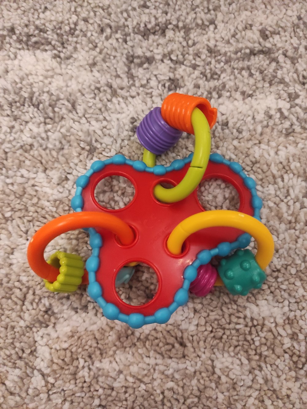 Цветна бебешка дрънкалка