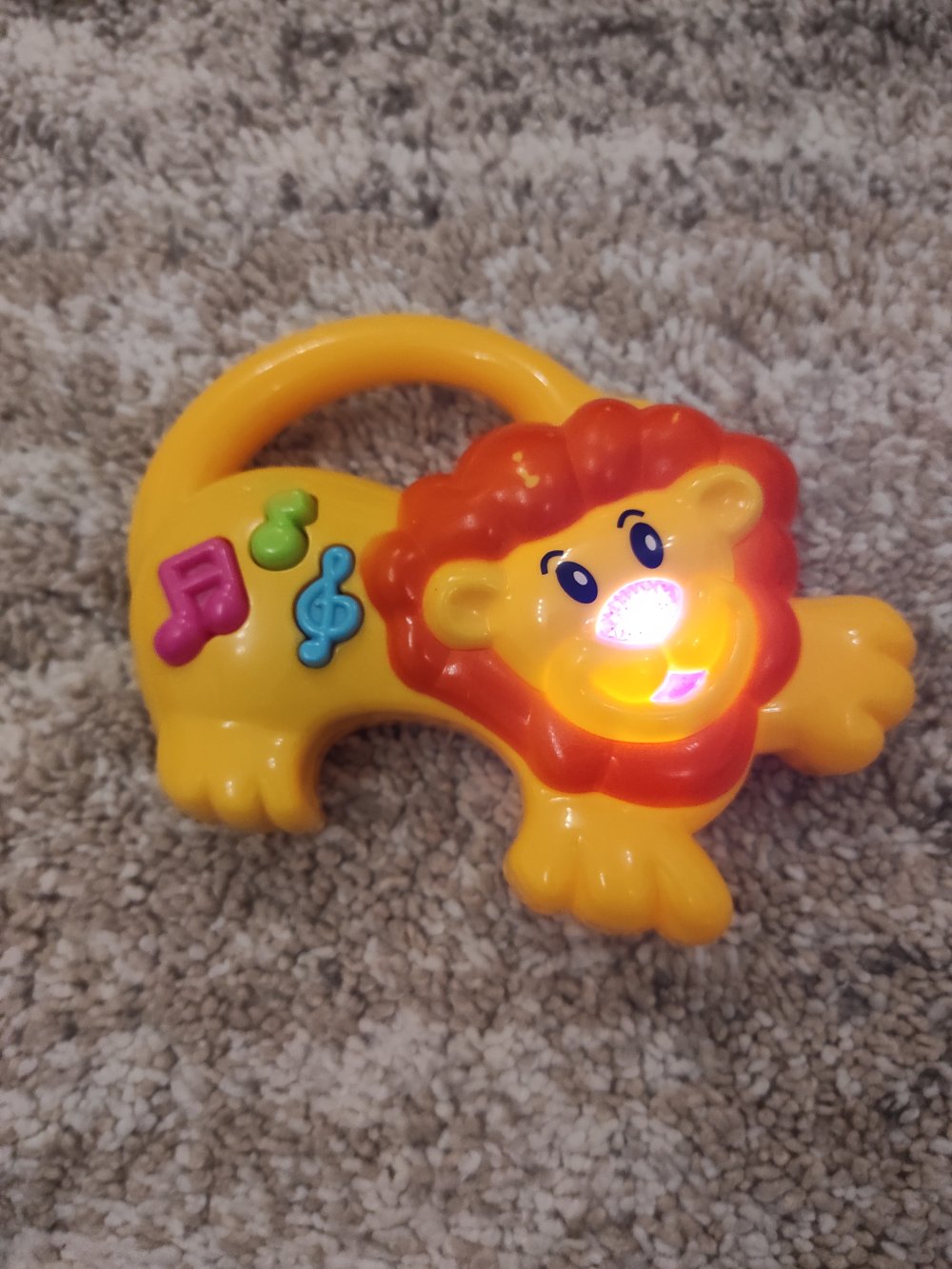 Музикален и светещ лъв